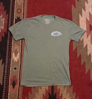 GSTR Montana Granite Peak Northern Rocky Mountains Green Graphic T-Shirt Medium